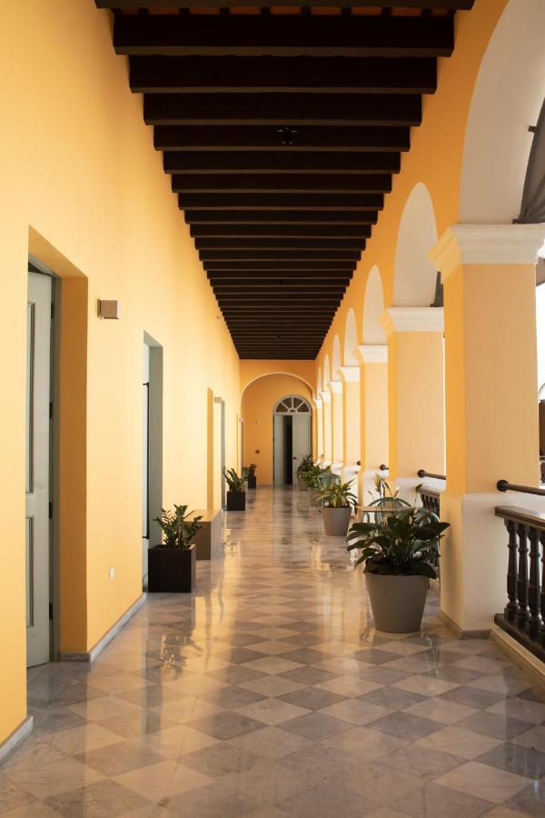 Palacio Provincial San Juan, Adults Only, Curio Collection By Hilton Luaran gambar