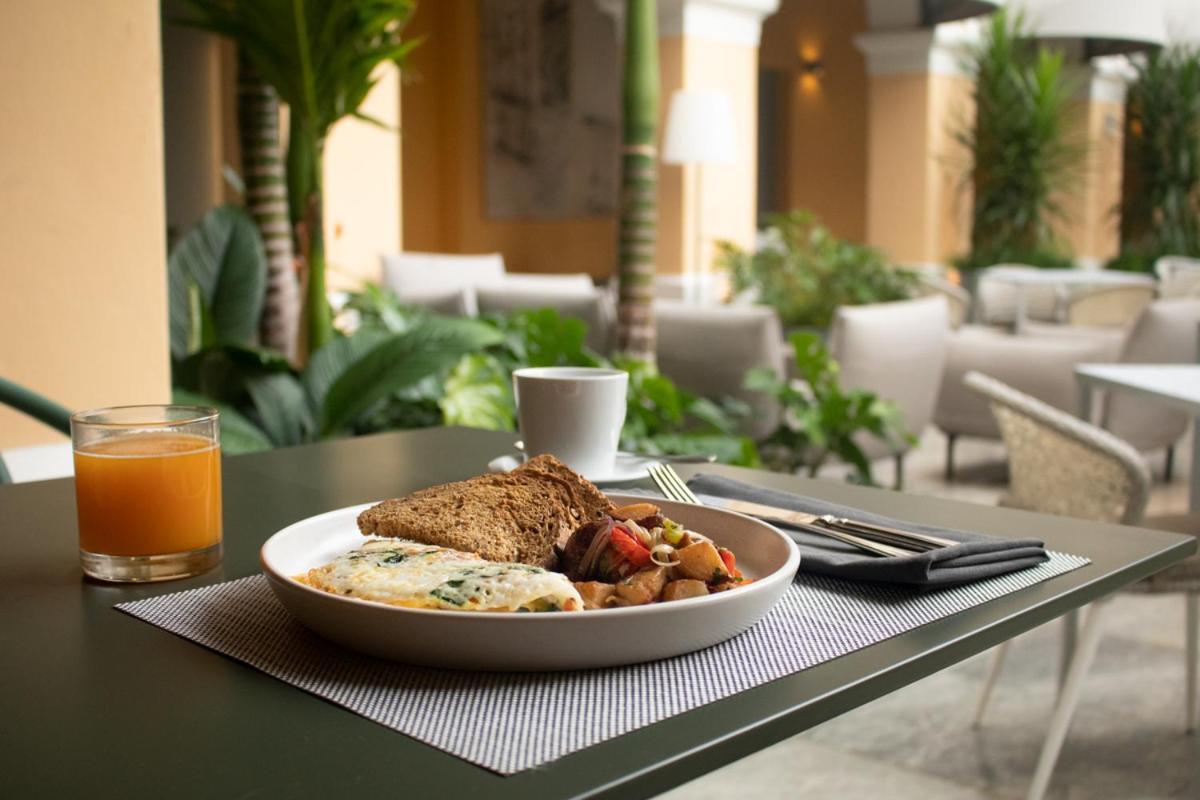 Palacio Provincial San Juan, Adults Only, Curio Collection By Hilton Luaran gambar