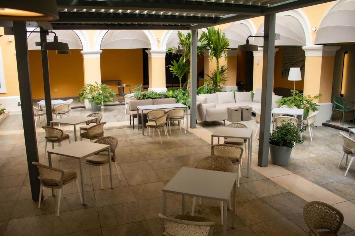 Palacio Provincial San Juan, Adults Only, Curio Collection By Hilton Luaran gambar