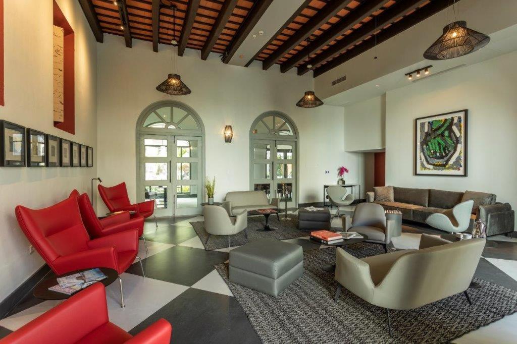 Palacio Provincial San Juan, Adults Only, Curio Collection By Hilton Luaran gambar