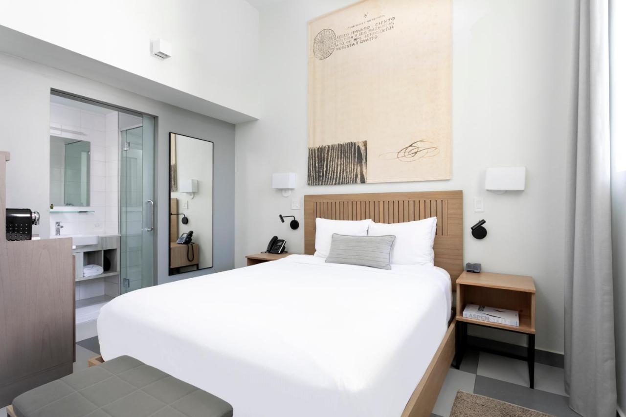 Palacio Provincial San Juan, Adults Only, Curio Collection By Hilton Luaran gambar