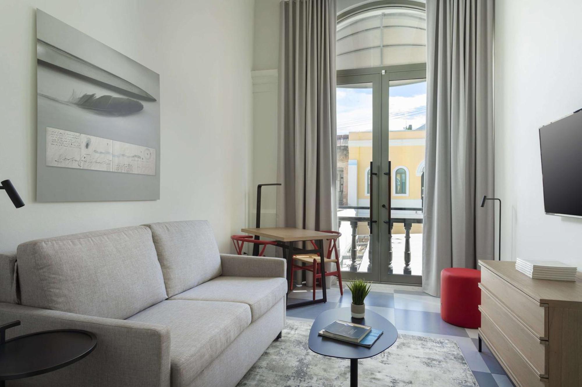 Palacio Provincial San Juan, Adults Only, Curio Collection By Hilton Luaran gambar