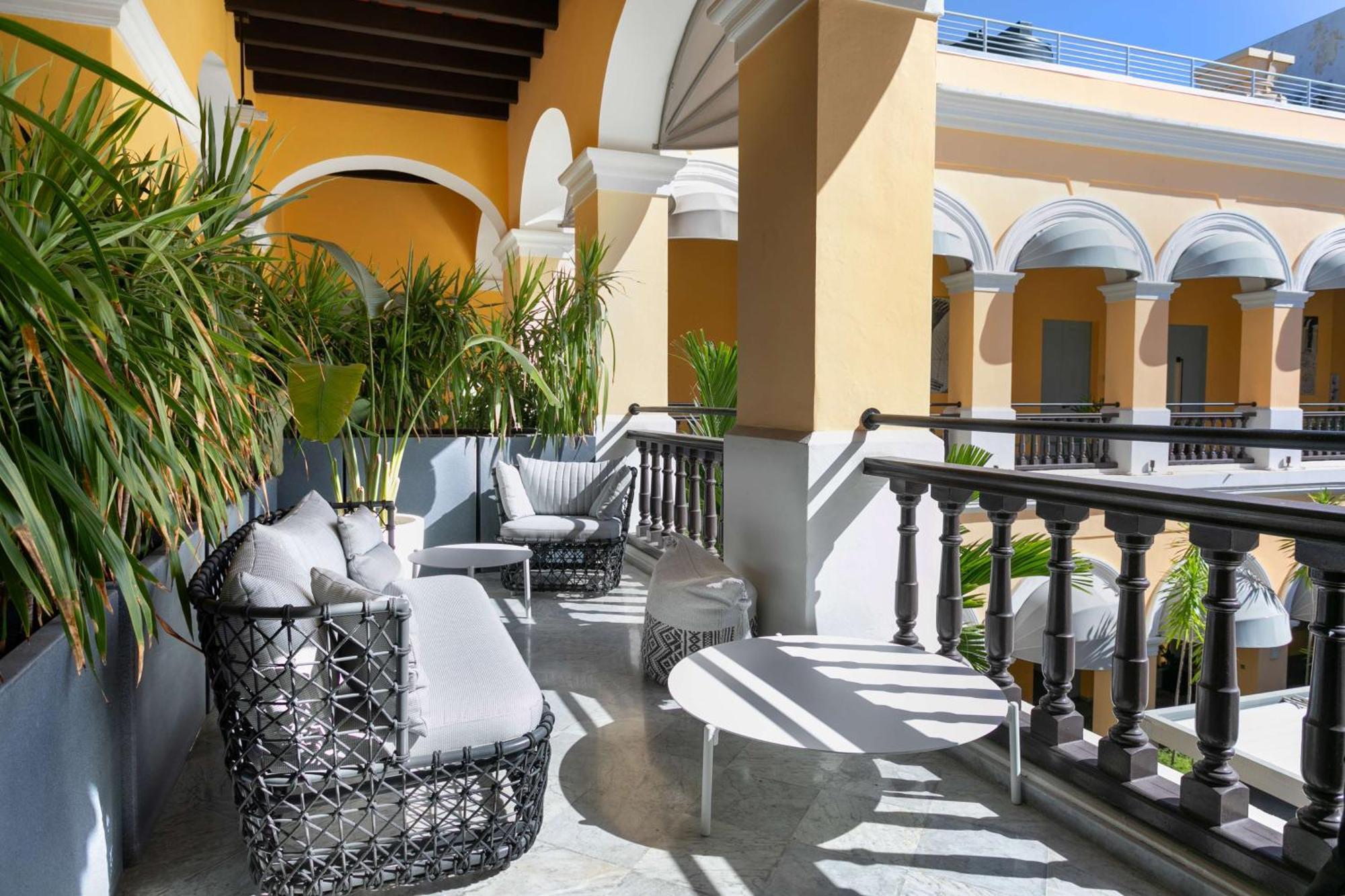 Palacio Provincial San Juan, Adults Only, Curio Collection By Hilton Luaran gambar