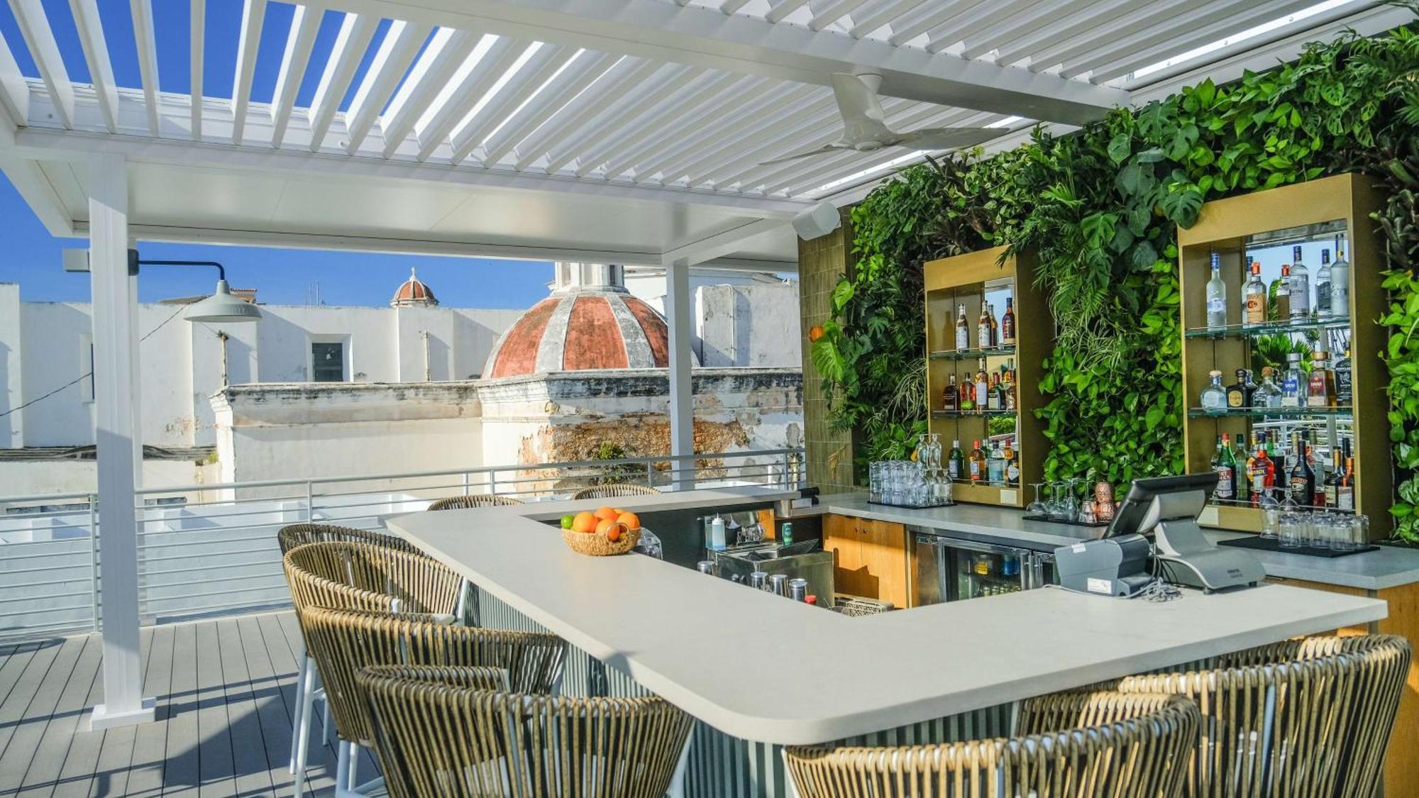 Palacio Provincial San Juan, Adults Only, Curio Collection By Hilton Luaran gambar
