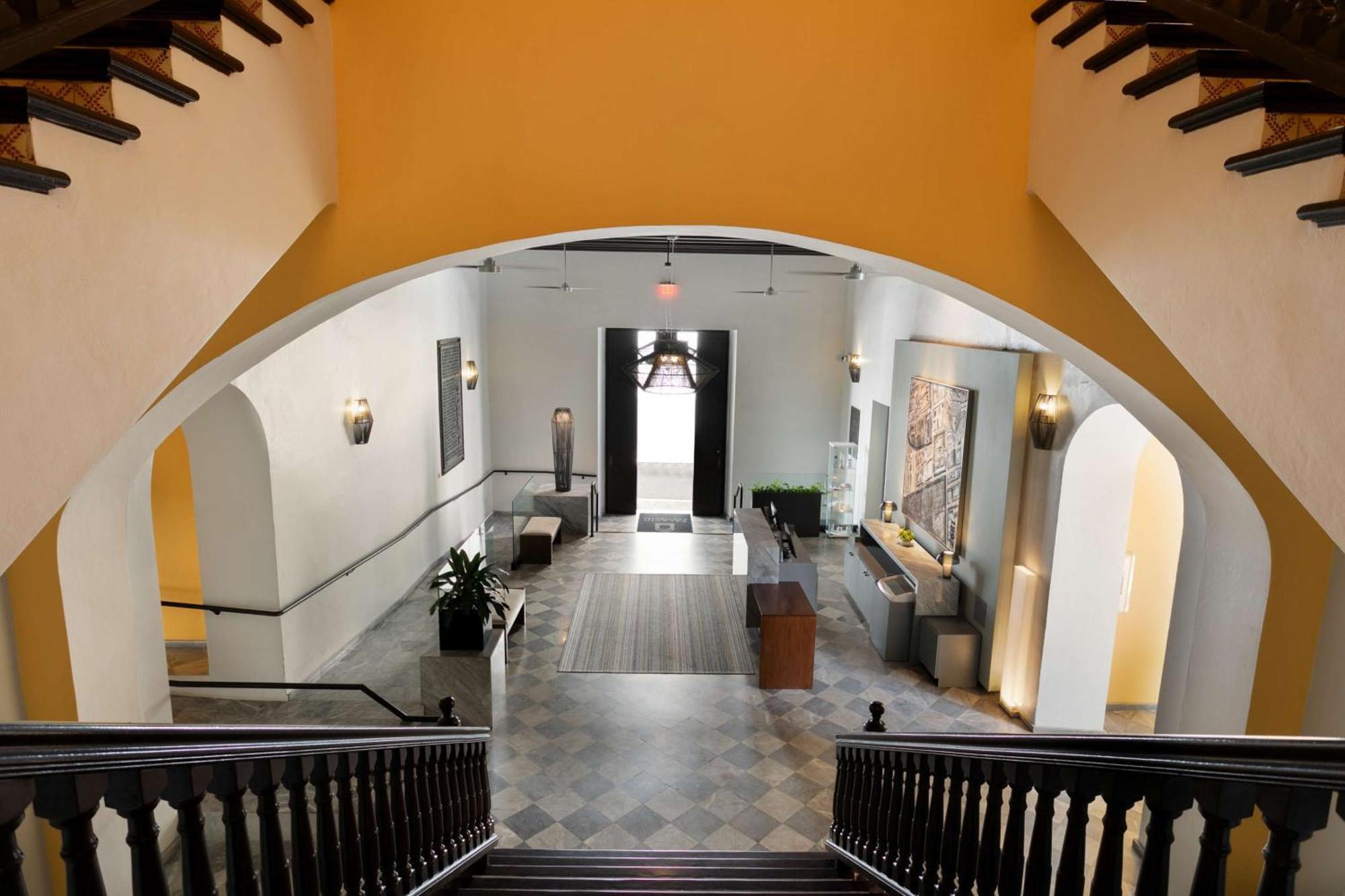 Palacio Provincial San Juan, Adults Only, Curio Collection By Hilton Luaran gambar