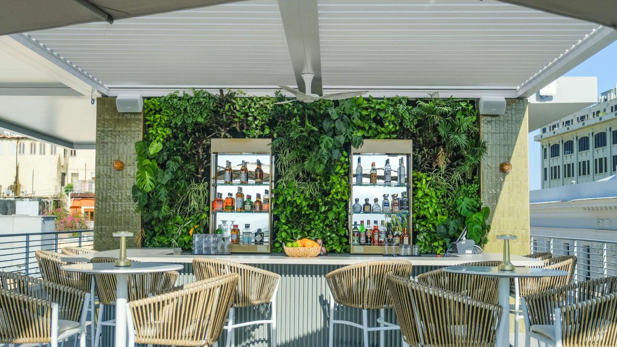 Palacio Provincial San Juan, Adults Only, Curio Collection By Hilton Luaran gambar