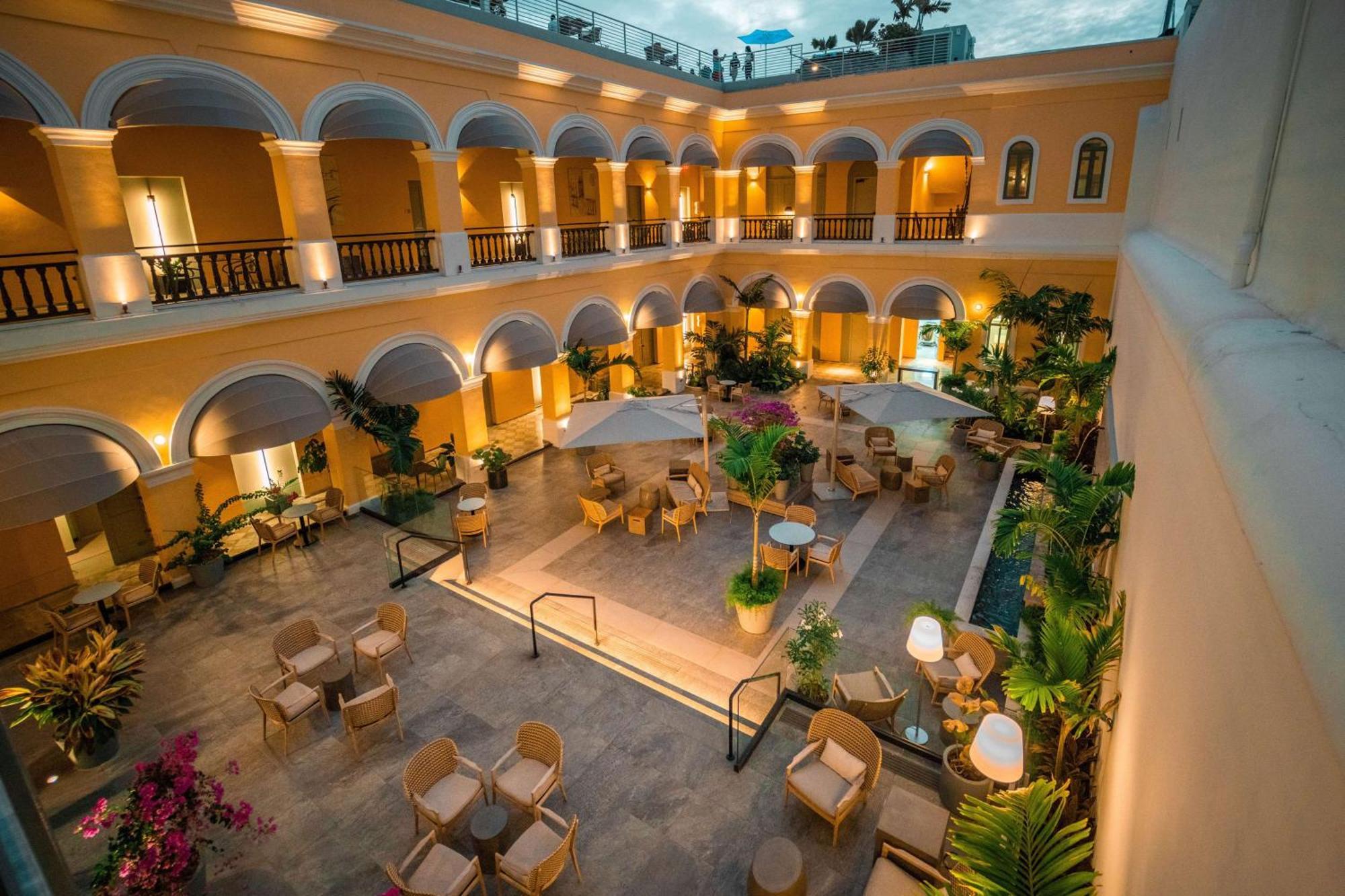Palacio Provincial San Juan, Adults Only, Curio Collection By Hilton Luaran gambar