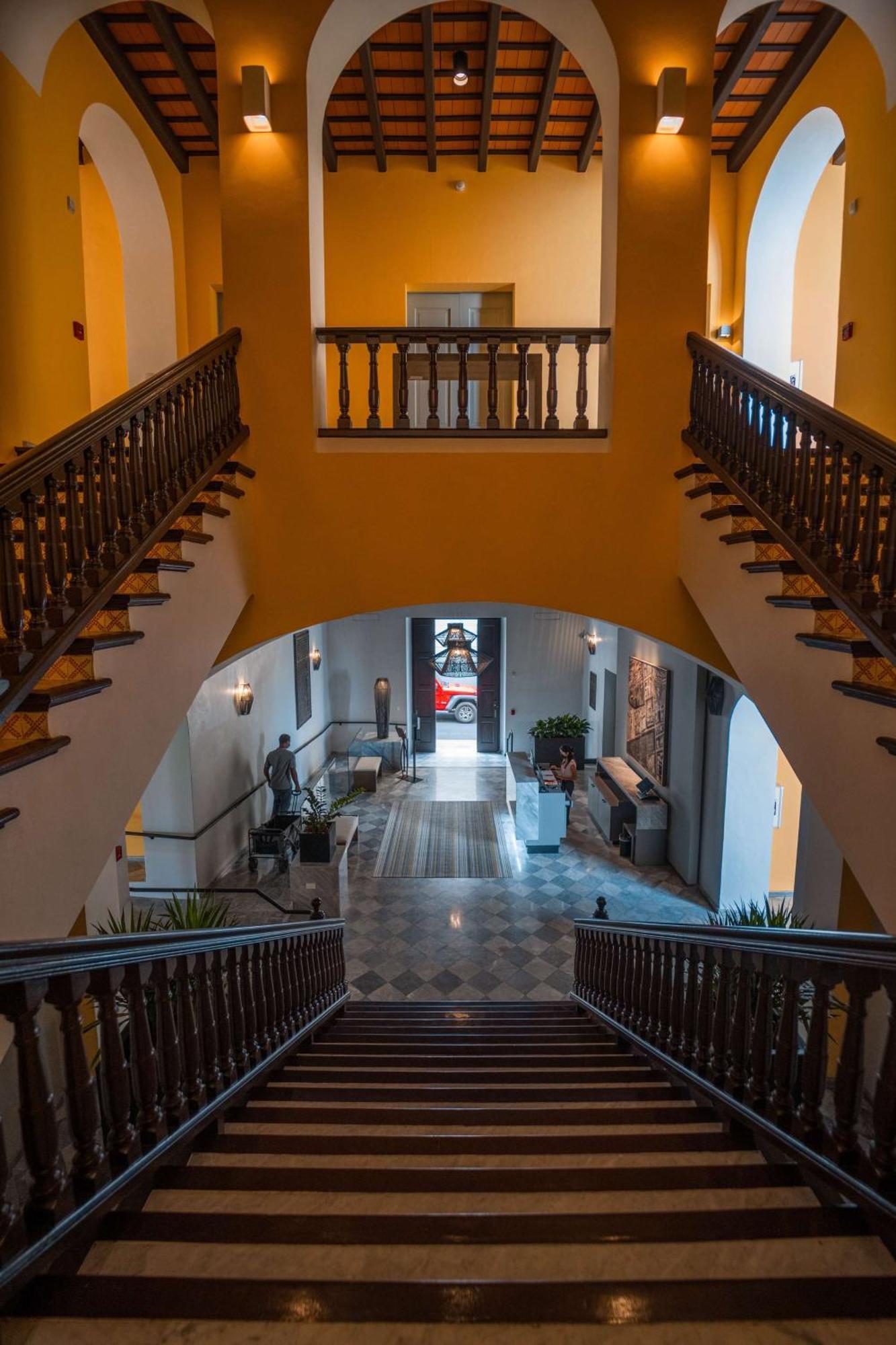 Palacio Provincial San Juan, Adults Only, Curio Collection By Hilton Luaran gambar