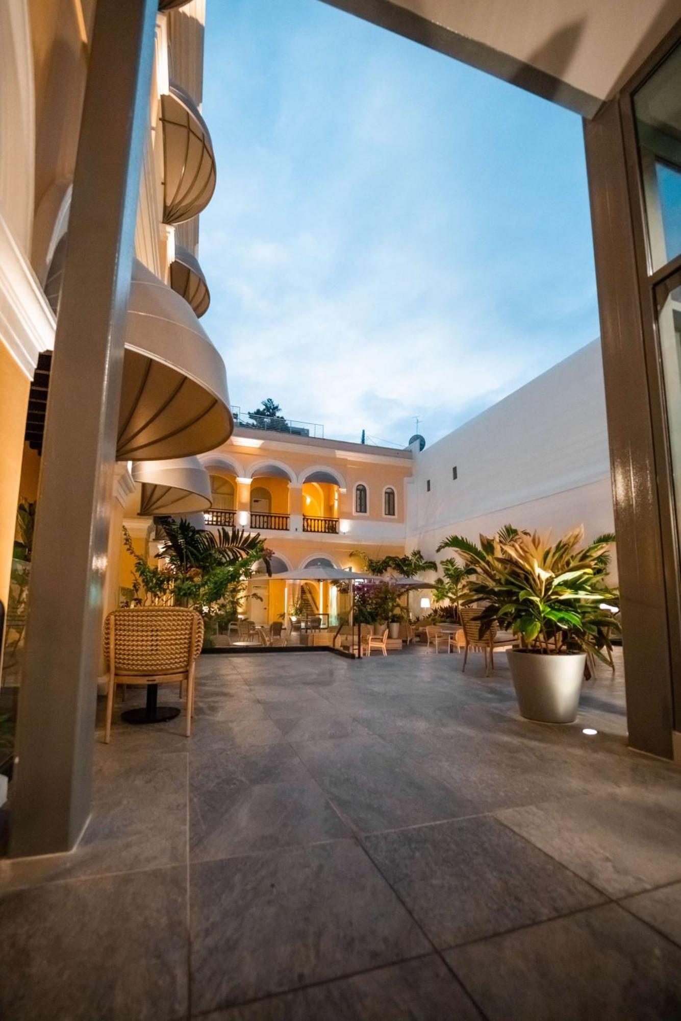 Palacio Provincial San Juan, Adults Only, Curio Collection By Hilton Luaran gambar