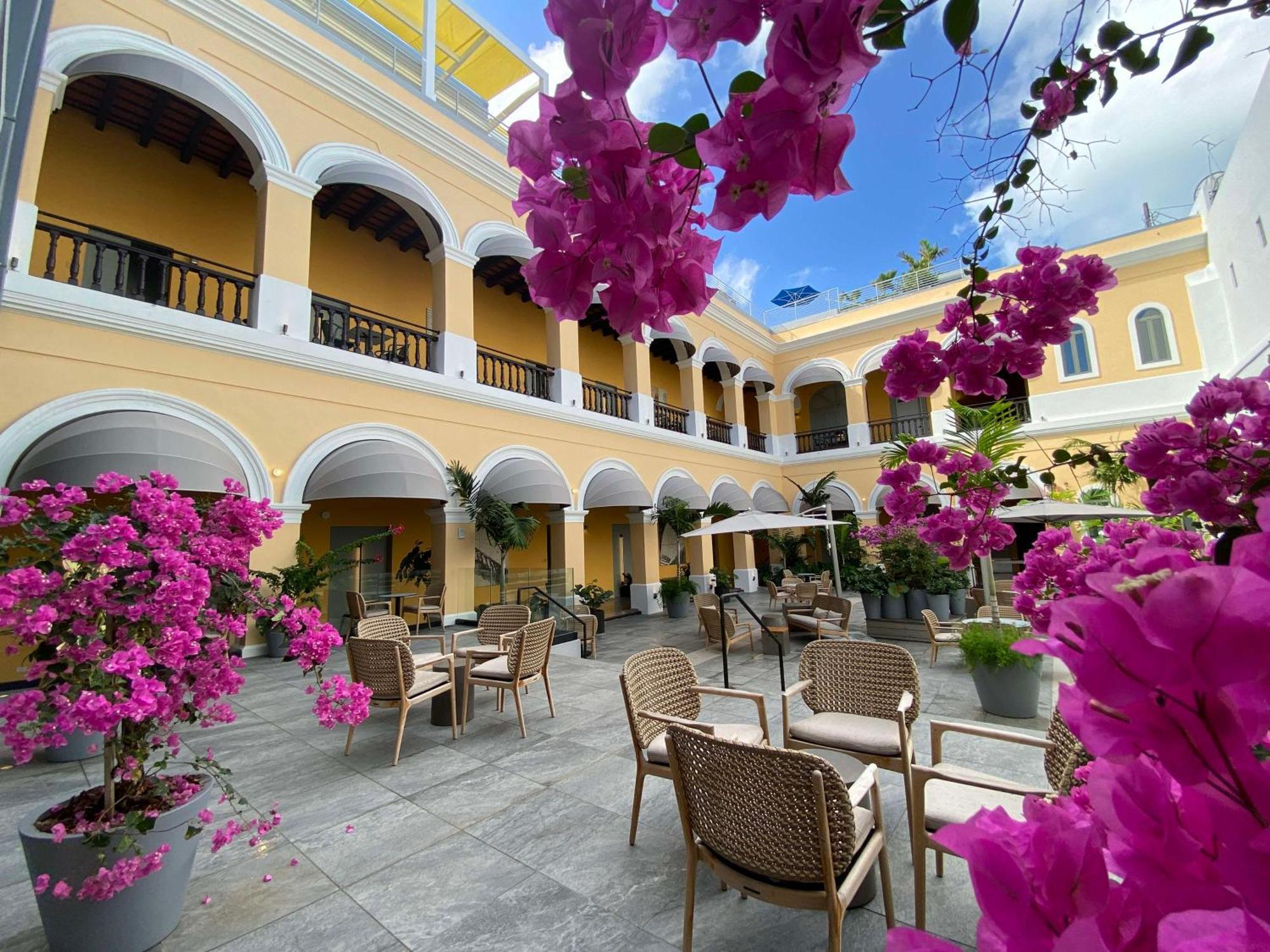 Palacio Provincial San Juan, Adults Only, Curio Collection By Hilton Luaran gambar